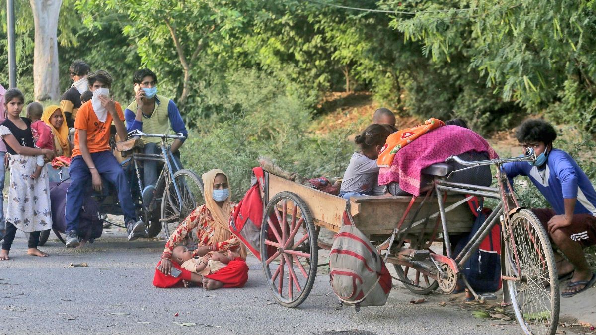 Migrant labourers in Delhi: No food, no money and no info