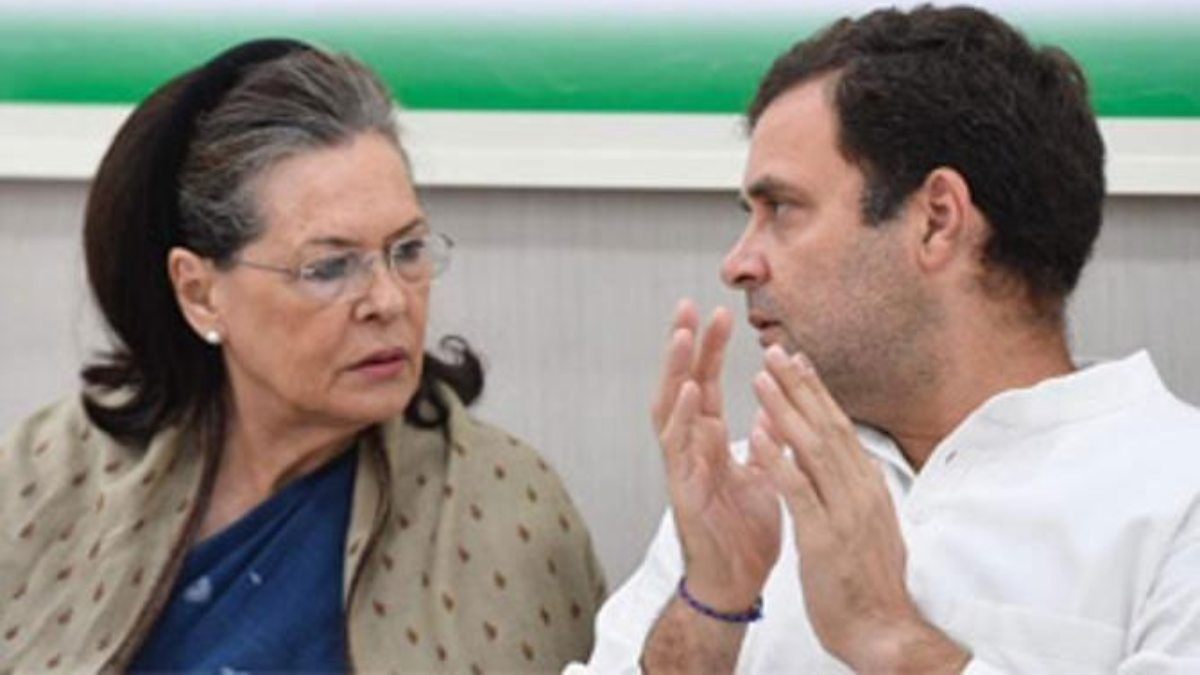 Sonia, Rahul eye Karnataka for political resurgence