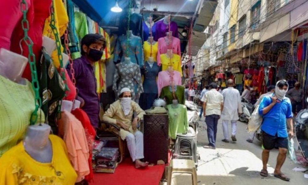 Delhi opens its markets but chaos continues as border remains closed