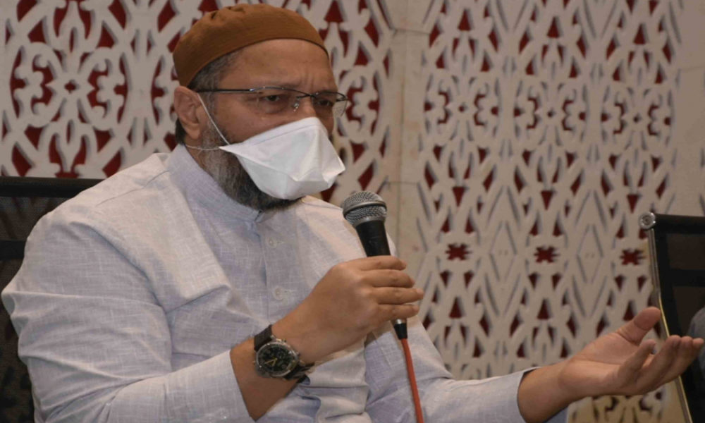 OWAISI MEETS TABLIGHIS, URGES THEM TO DONATE PLASMA FOR COVID PATIENTS