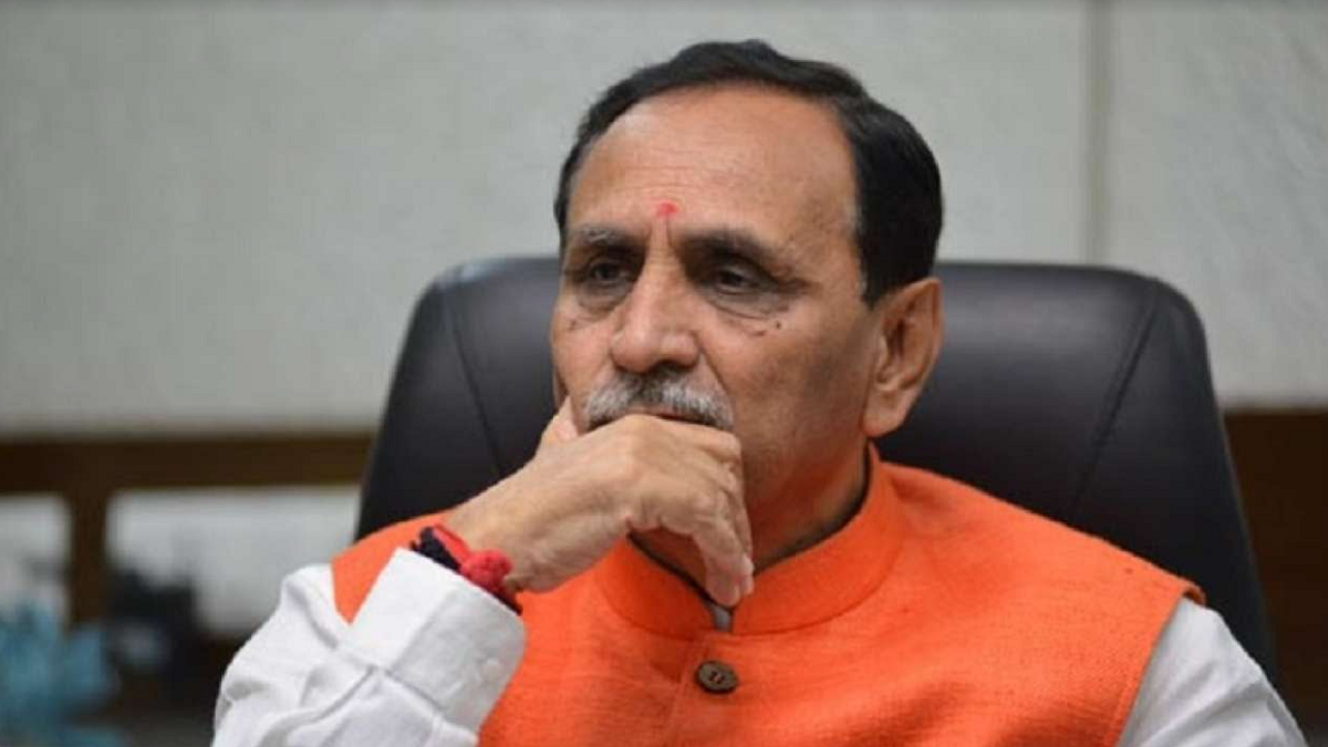 Economic Revival Committee submits report to Gujarat CM
