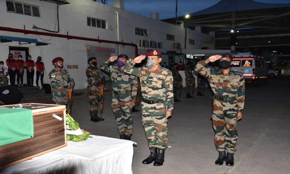 Indian Army bids adieu to brave warrior who lost his life in Leh