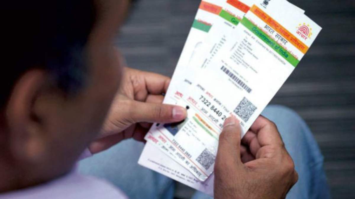 Delhi HC asks Centre to reply on PIL to link assets with Aadhaar
