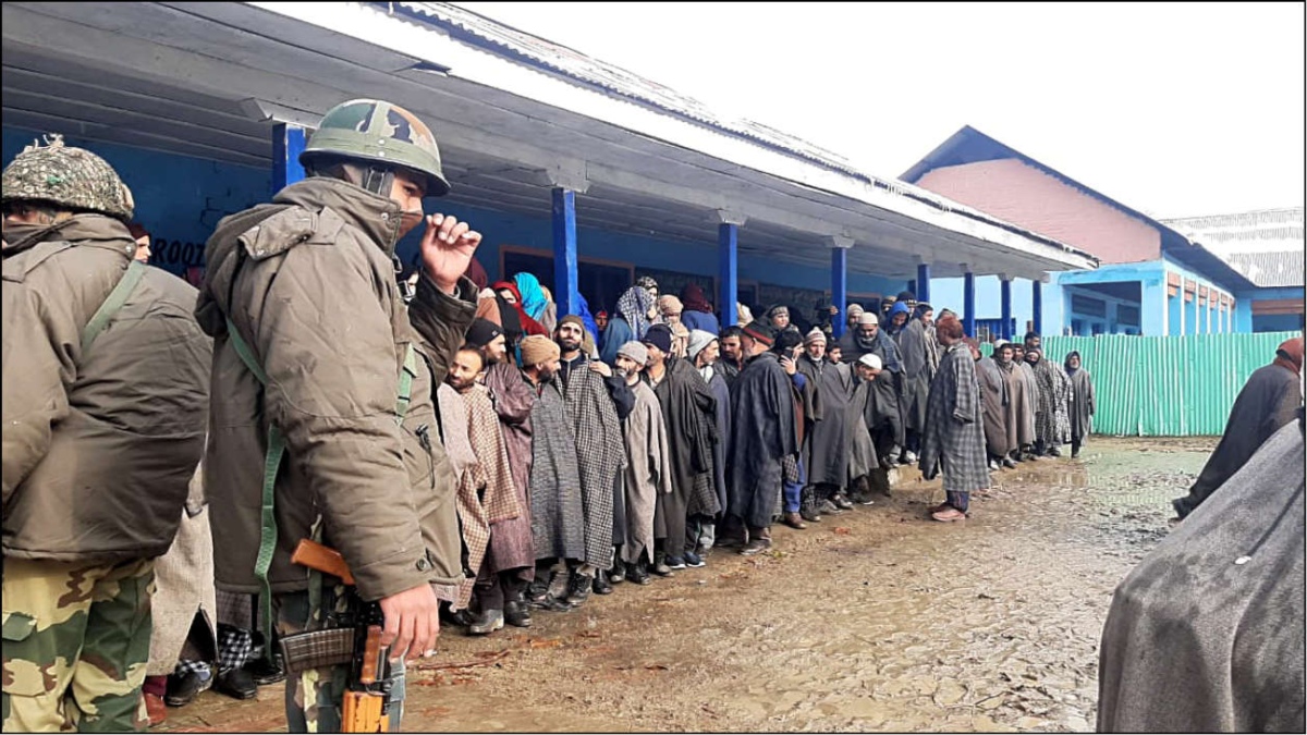 Incident-free sixth phase records 51.5% voting in J&K