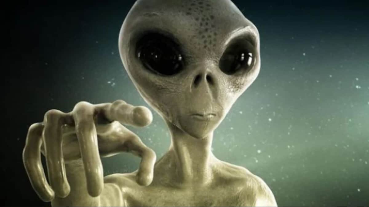EX-ISRAELI SPACE CHIEF SAYS ALIENS EXIST AND TRUMP KNOWS ABOUT THEM - The Daily Guardian