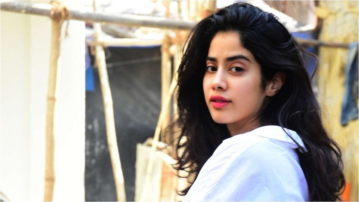 Janhvi Kapoor And Sara Ali Khan Are Pure BFF Goals In These Lovely Pictures  - Filmibeat