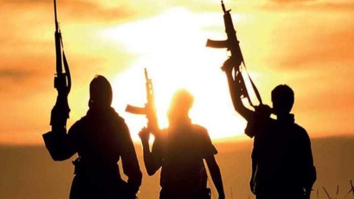 WITH FORCES KEEPING TIGHT VIGIL, ISI GOES ONLINE TO FILL TERROR VACANCIES