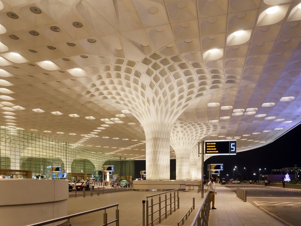 Single-day record of 1.3 lakh passengers at Mumbai airport