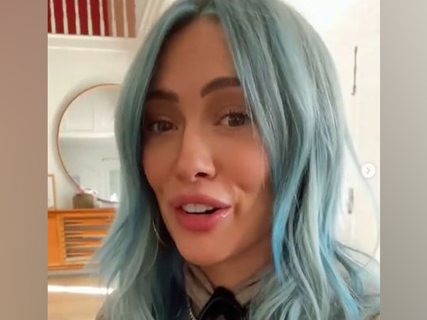 3. Hilary Duff Debuts Blue Hair on Instagram - wide 6