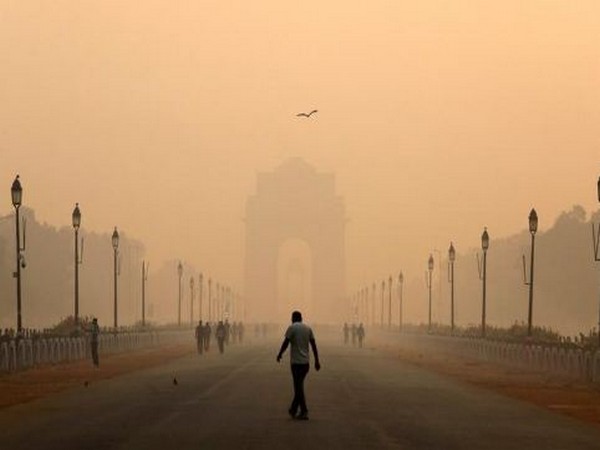 Delhi’s air quality still remains in ‘very poor’ category, overall AQI at 374