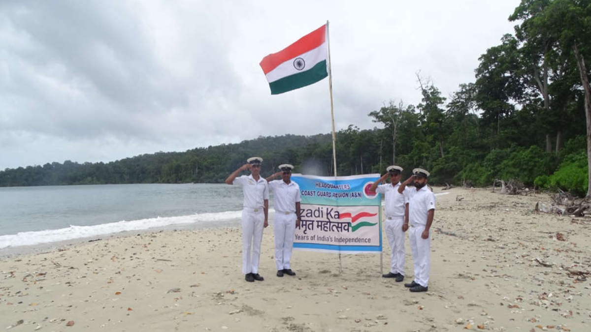 INDIAN COAST GUARD CELEBRATES INDEPENDENCE DAY, HOISTS TRICOLOUR AT 100 ISLANDS