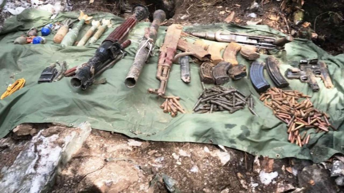 CRPF recovers arms, explosives in Laduiya Pahad