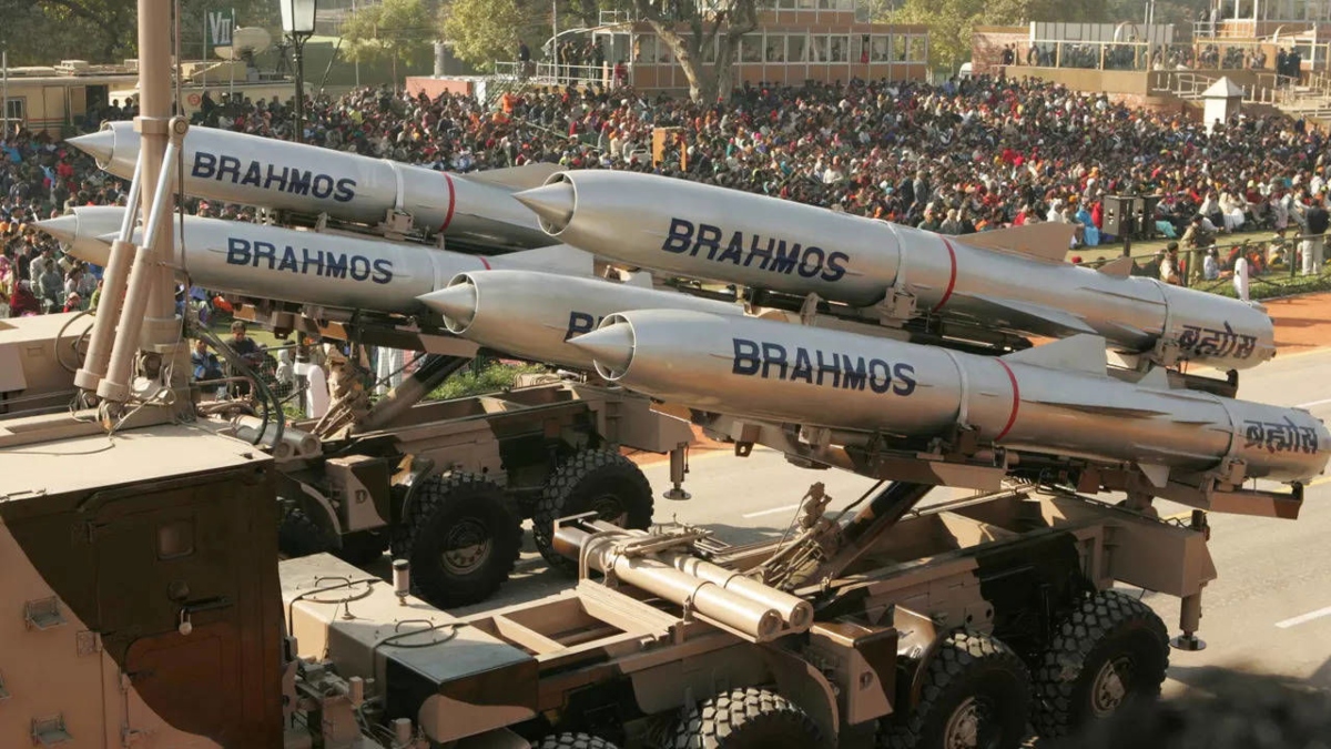 Big boost for ‘Aatmanirbharta’, MoD signs defence contracts worth over Rs 30K cr