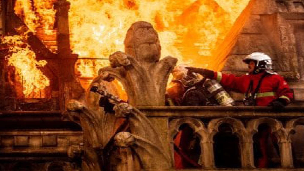 NOTRE-DAME ON FIRE: A DETAIL OF THE BURNING CATHEDRAL