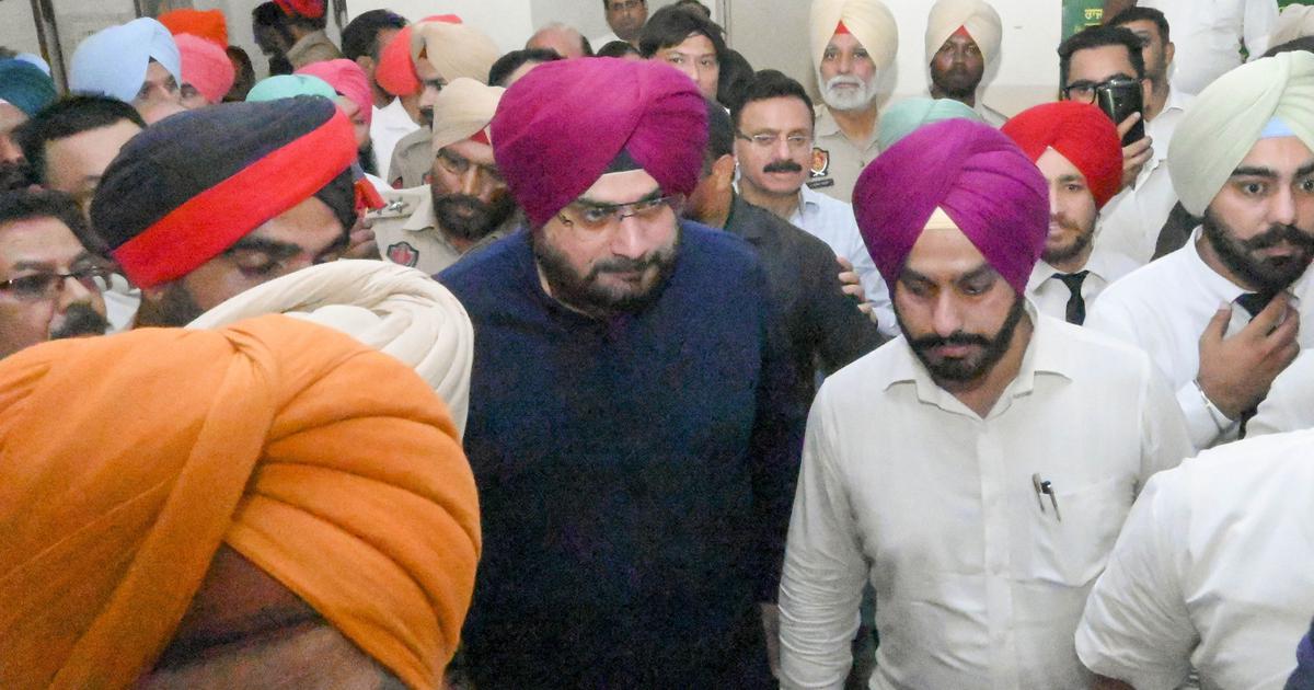Navjot Singh Sidhu enters into argument with fellow prisoners in Patiala Jail