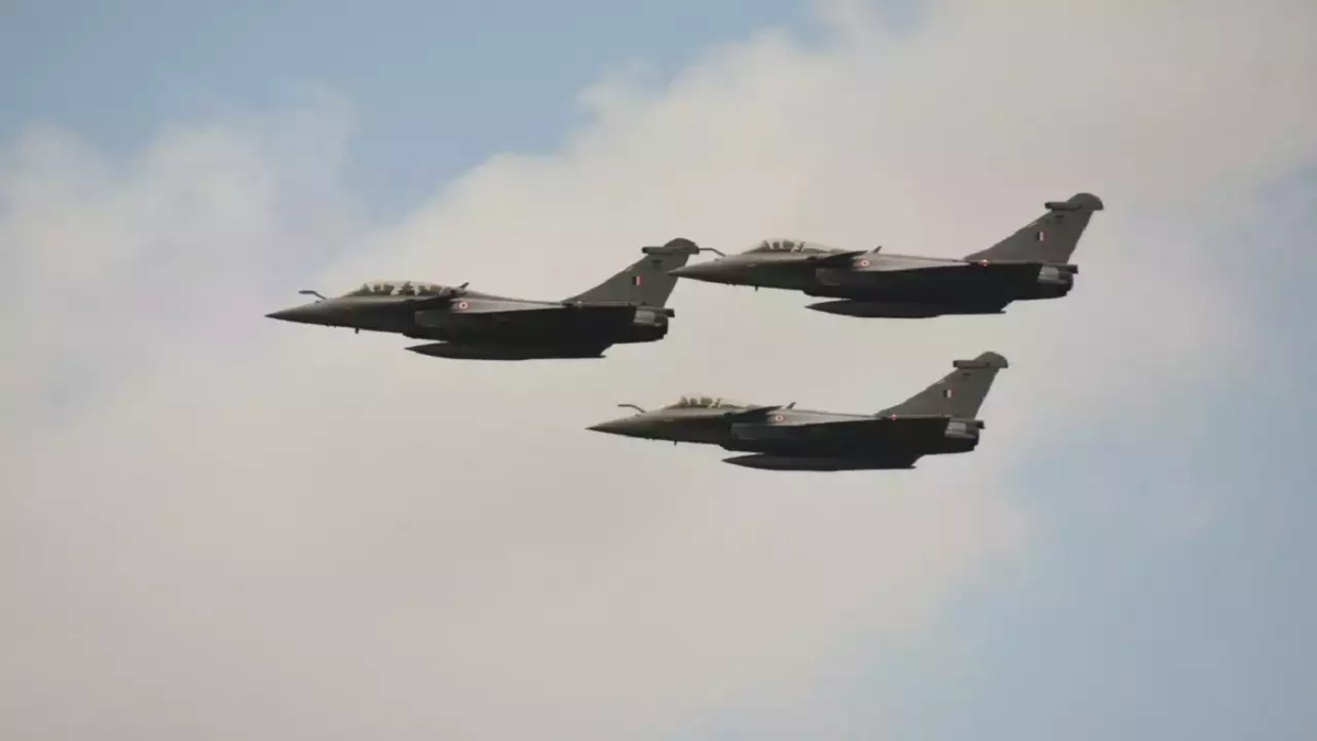 Last of 36 Rafale jets lands in India