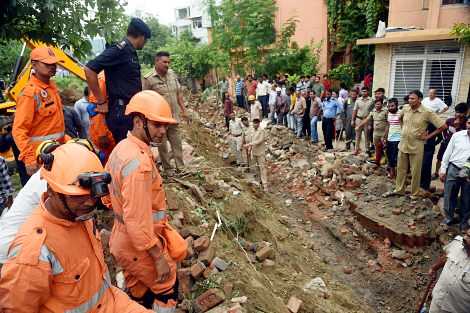 Wall collapses in Chennai, 1 injured