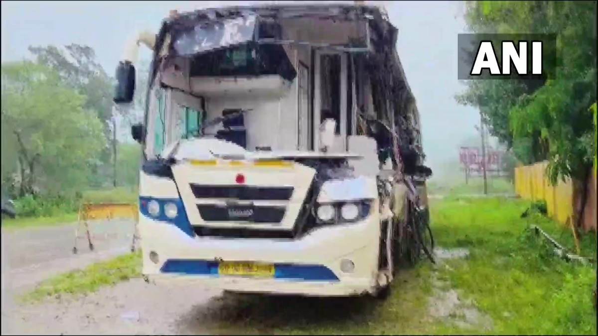 Chhattisgarh : Bus rams into stationary truck in Korba, seven dies, several injuries