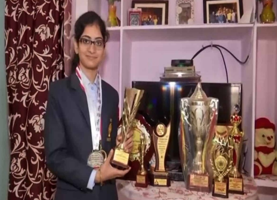 Beating all odds, 22-year-old girl from Hyderabad clinches silver in powerlifting