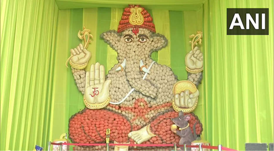 Eco-friendly Ganesh idol is made using 17,000 coconuts.