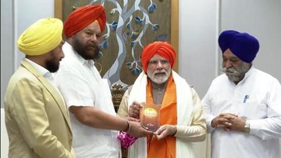 Sikh delegation visits PM Modi’s house to offer blessings