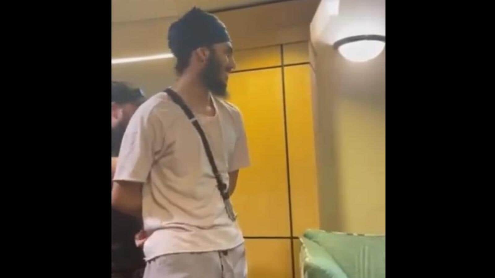 Kirpan-wearing Sikh detained at US university