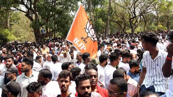 Update : Eight Congress MLAs to join BJP in Goa
