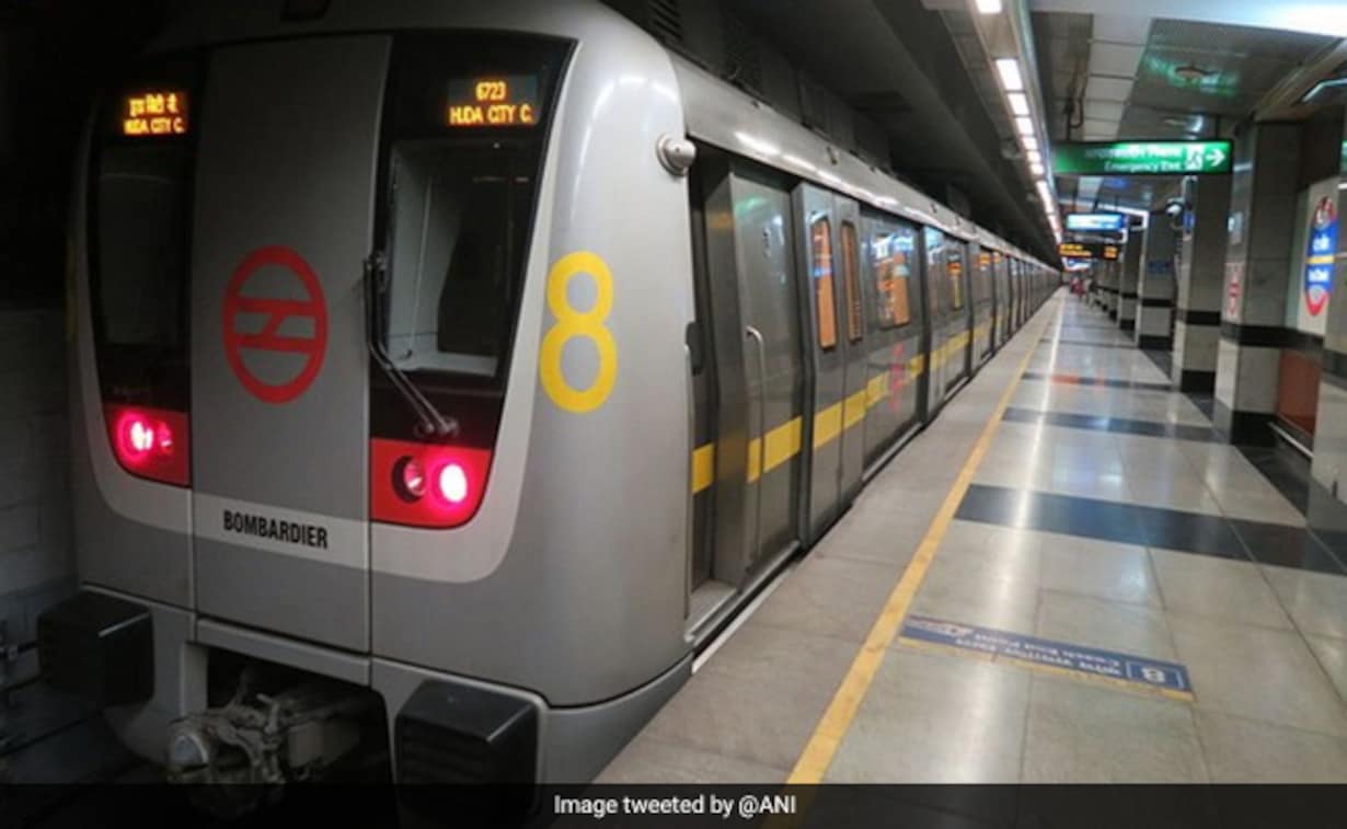 Delhi metro allows passengers to carry 2 sealed bottles of alcohol