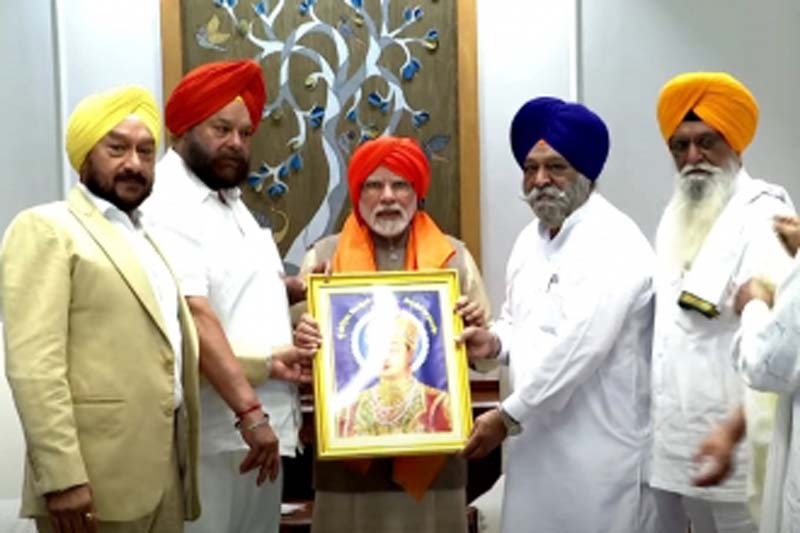 Sikh delegation meets PM Modi at his residence