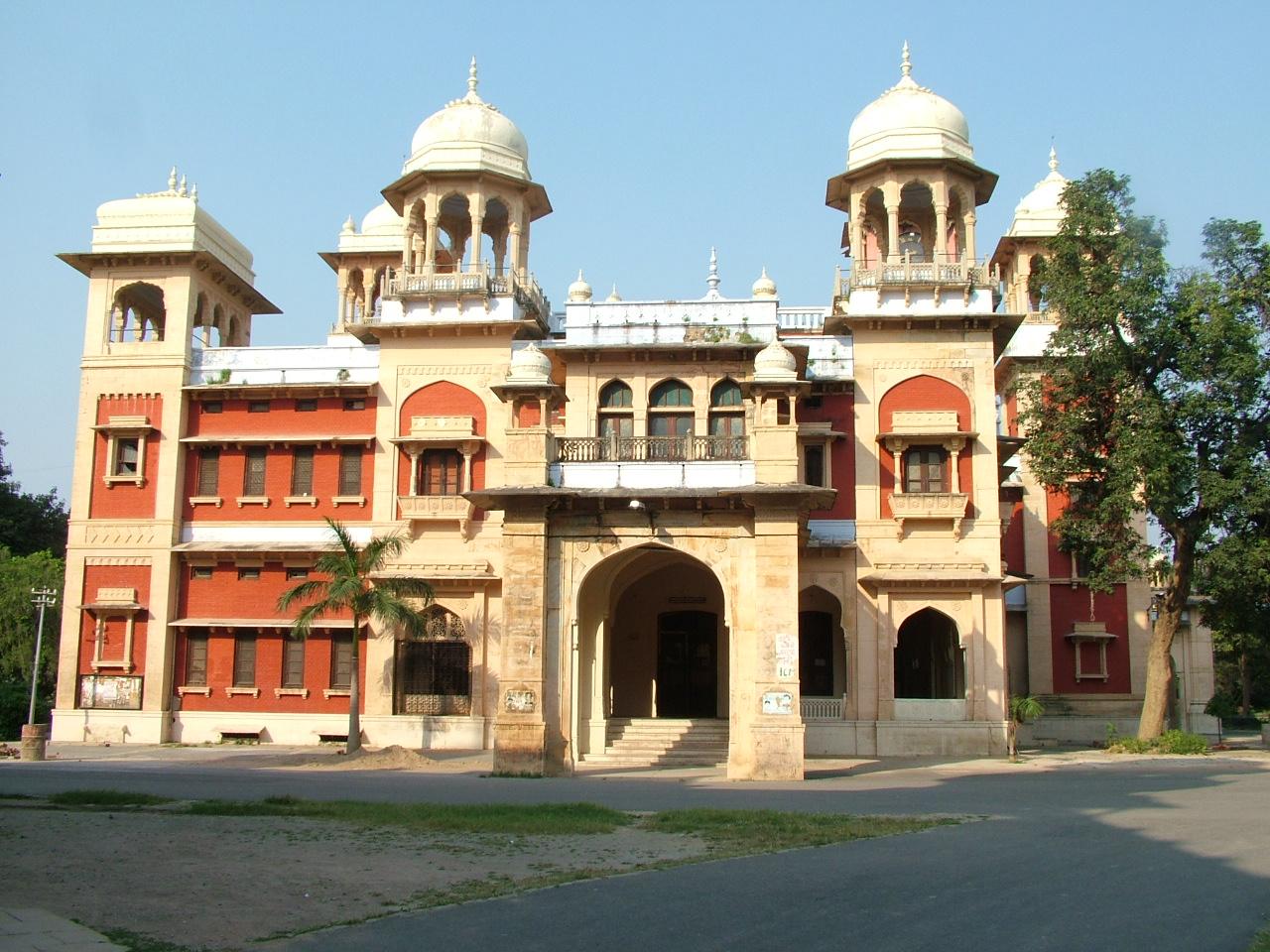 Allahabad University will hold talks with students about the fee increase, with one condition