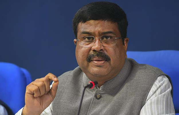 Dharmendra Pradhan, the Union Minister, meets students,teachers in Singapore