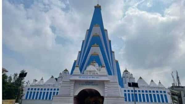 136 ft Durga Puja pandal to enter Guinness Book as world’s tallest