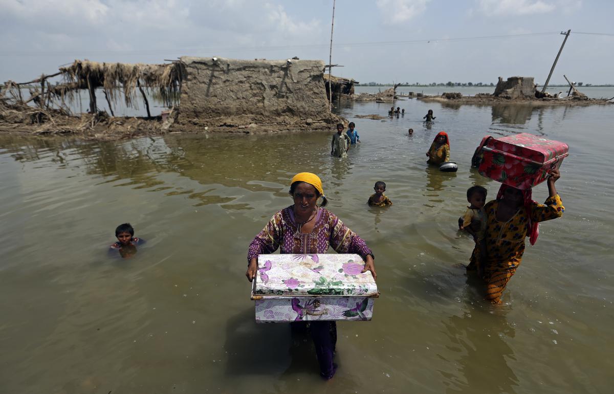 Pakistan floods: 5.7 million victims to face food crisis, says UN
