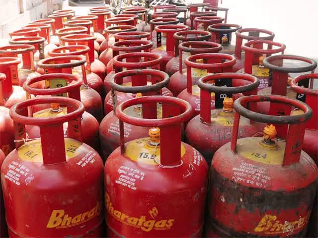 Cabinet approves a one-time grant of Rs 22k crore to three state-run oil marketing companies for LPG losses