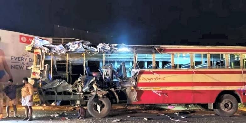 Kerala: Tourist bus struck  state transportation vehicle,   9 deaths, 38 injuries