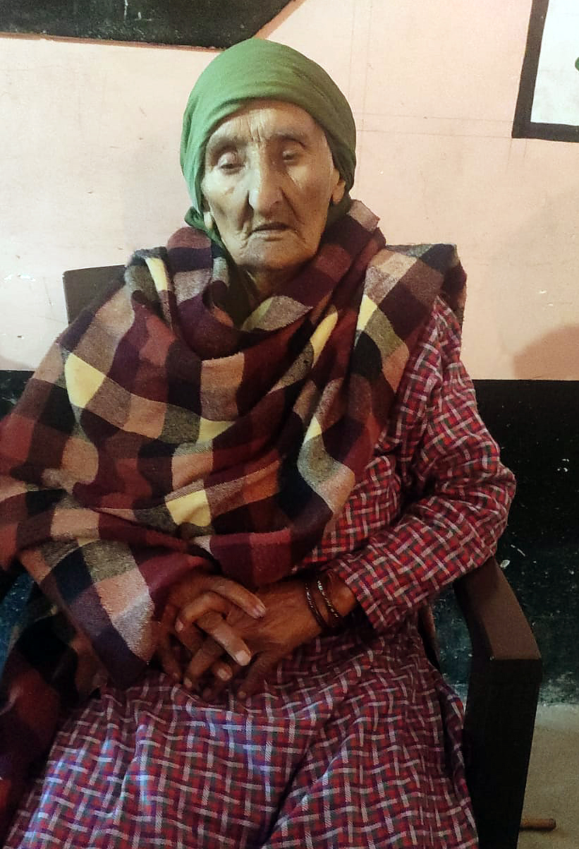 105 yearl old Naro Devi casts vote at Churah