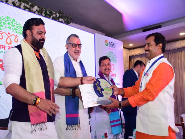 Digambar Mandal honoured as “Best Mukhiya of Bihar” for his outstanding work