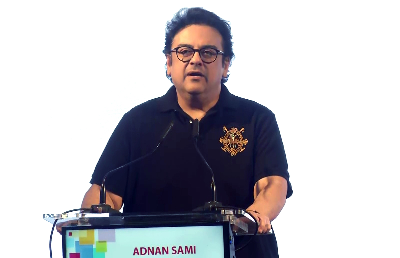 Singer Adnan Sami criticises his former country Pakistan