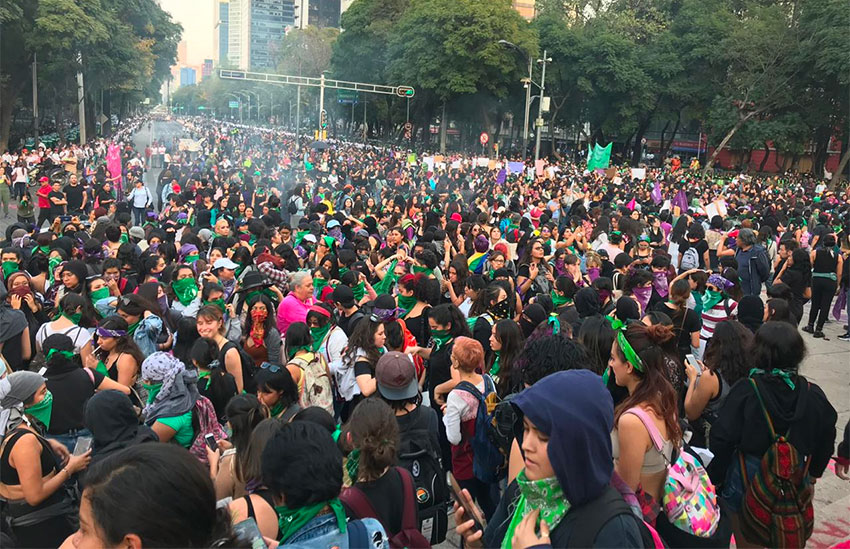 Tens of thousands join march to support President Obrador