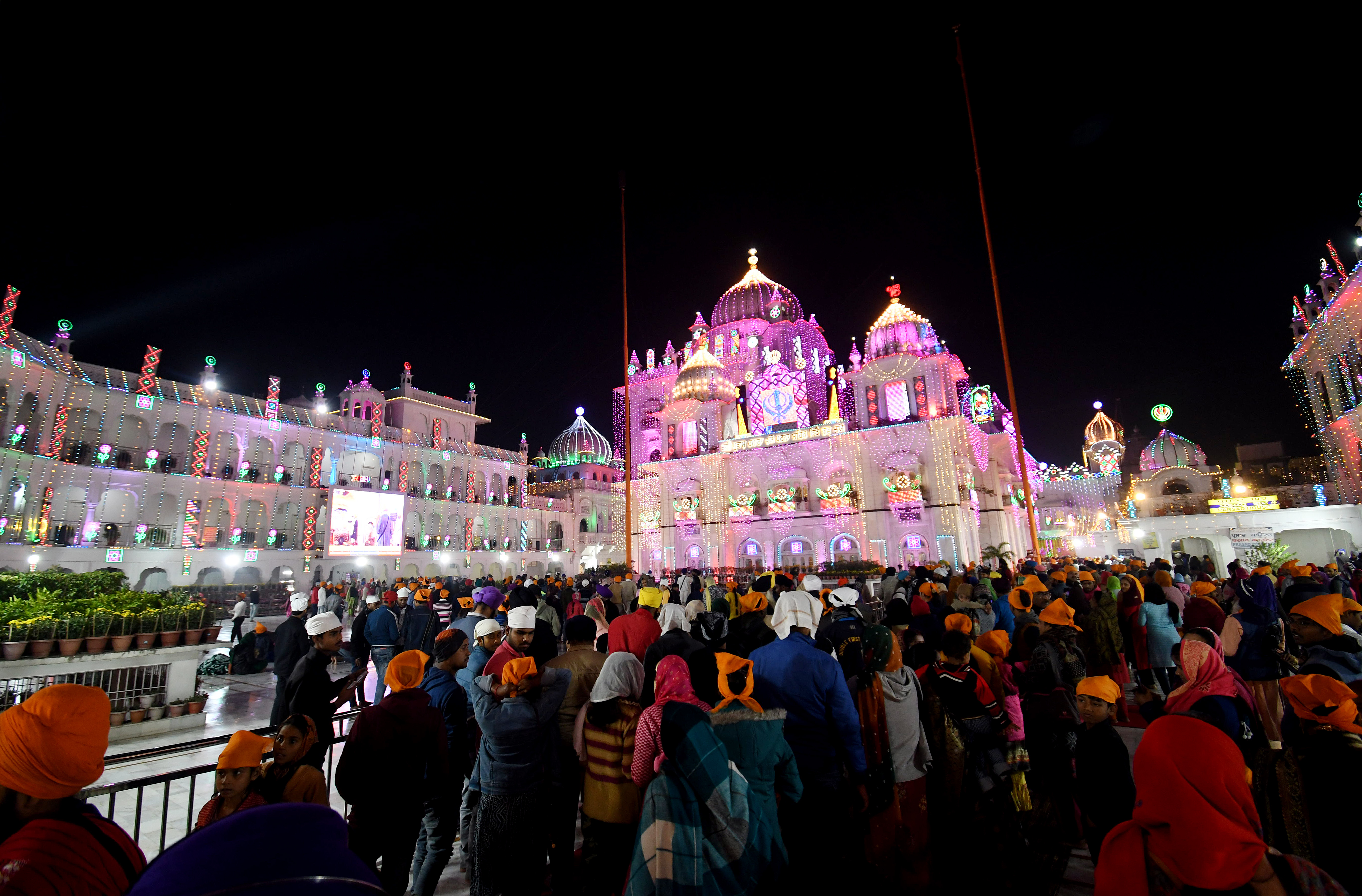 Devotees pay obeisance on the 356th birth anniversary of Guru Gobind Singh