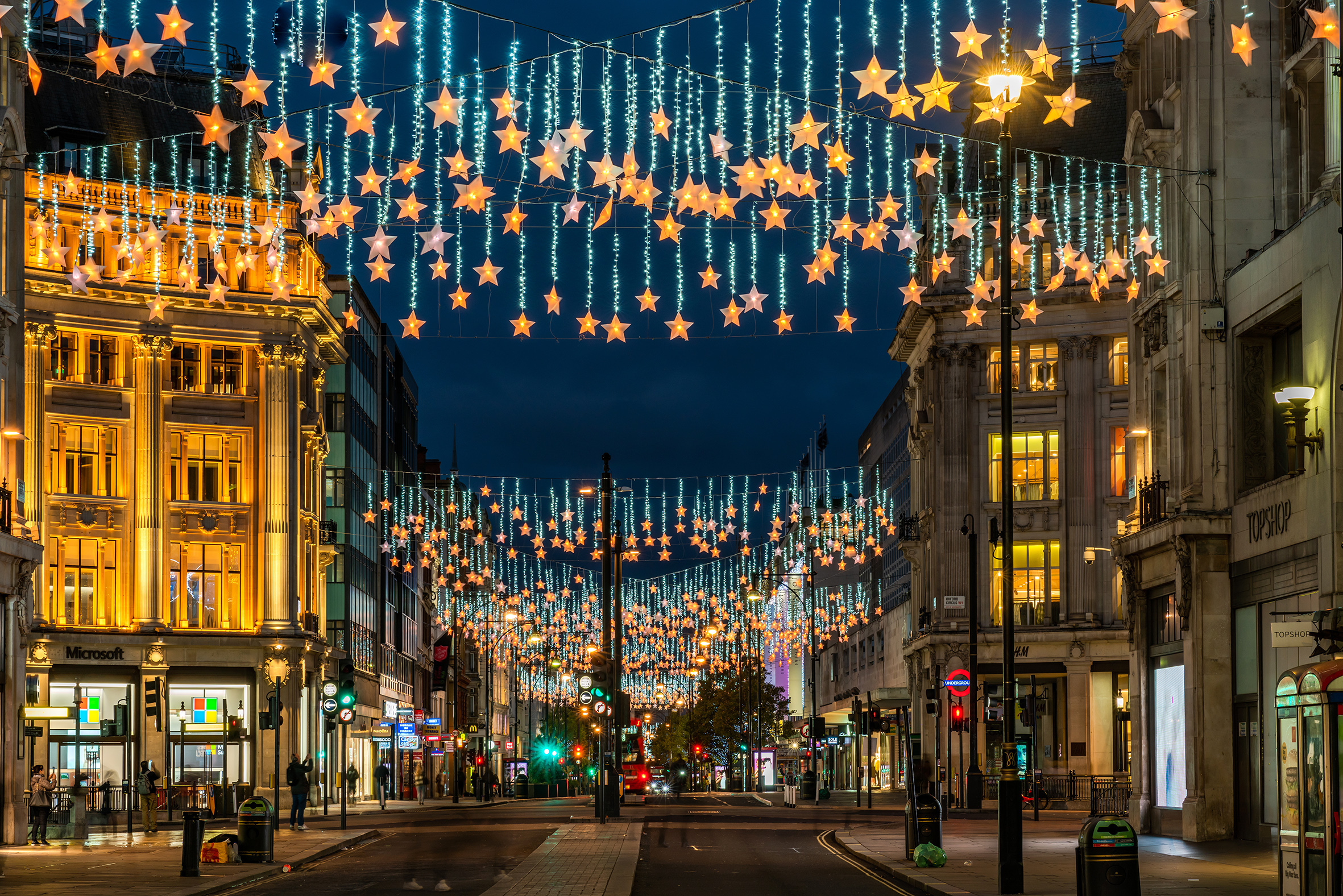 Five Best Christmas Lights Around the World