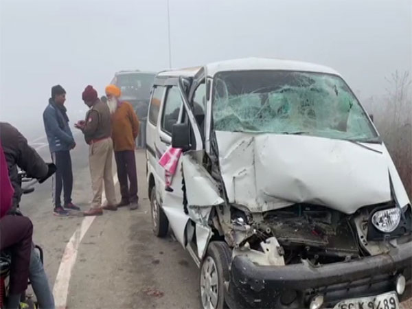 Vehicles collide on Greater Noida Eastern Peripheral Highway; several injured