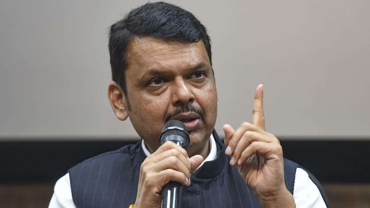 Fadnavis commends forces for elimination of 3 Naxals to Gadchiroli