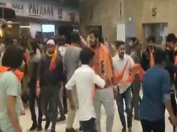Bajrang Dal protests against film ‘Pathaan’