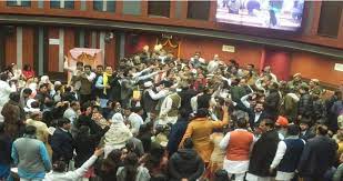 Delhi Mayor polls stalled as AAP-BJP clash, many injured 