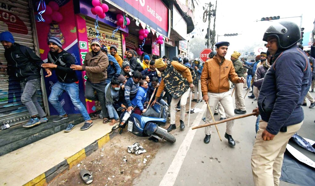 Bihar Police Lathi-charge BSSC Aspirants