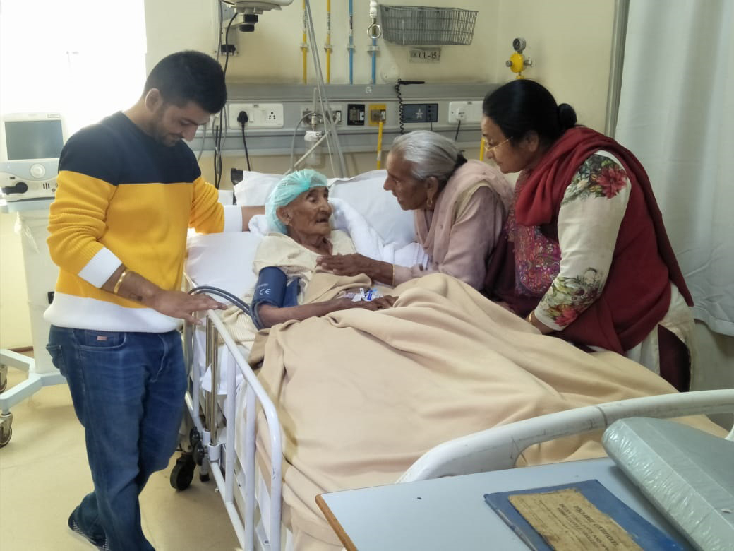 Kartar Kaur Sangha, 118 years old as claimed by her family, was operated on successfully and a pacemaker was implanted at a hospital in Ludhiana.