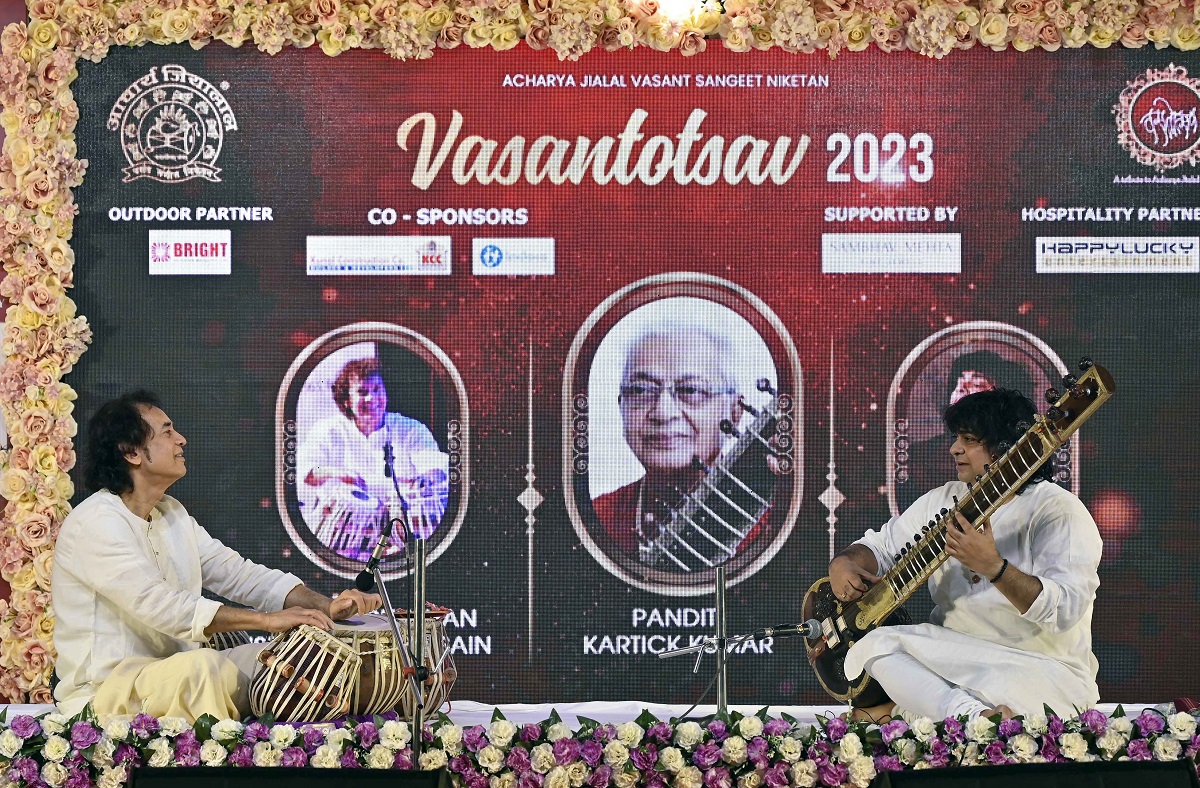 Vasantotsav 2023: Ustad Zakir Hussain with Niladri Kumar performing in Mumbai