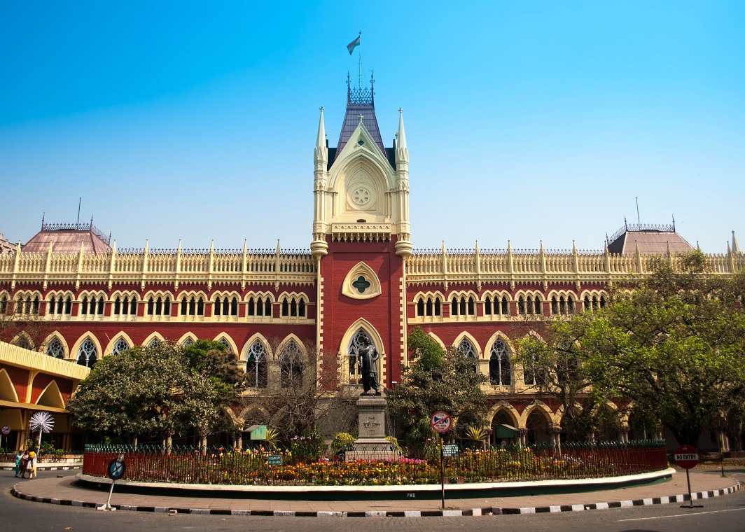 Calcutta High Court Quashed Robbery Case Against HDFC Bank For Taking Repossession Of Loan Defaulter’s Vehicle