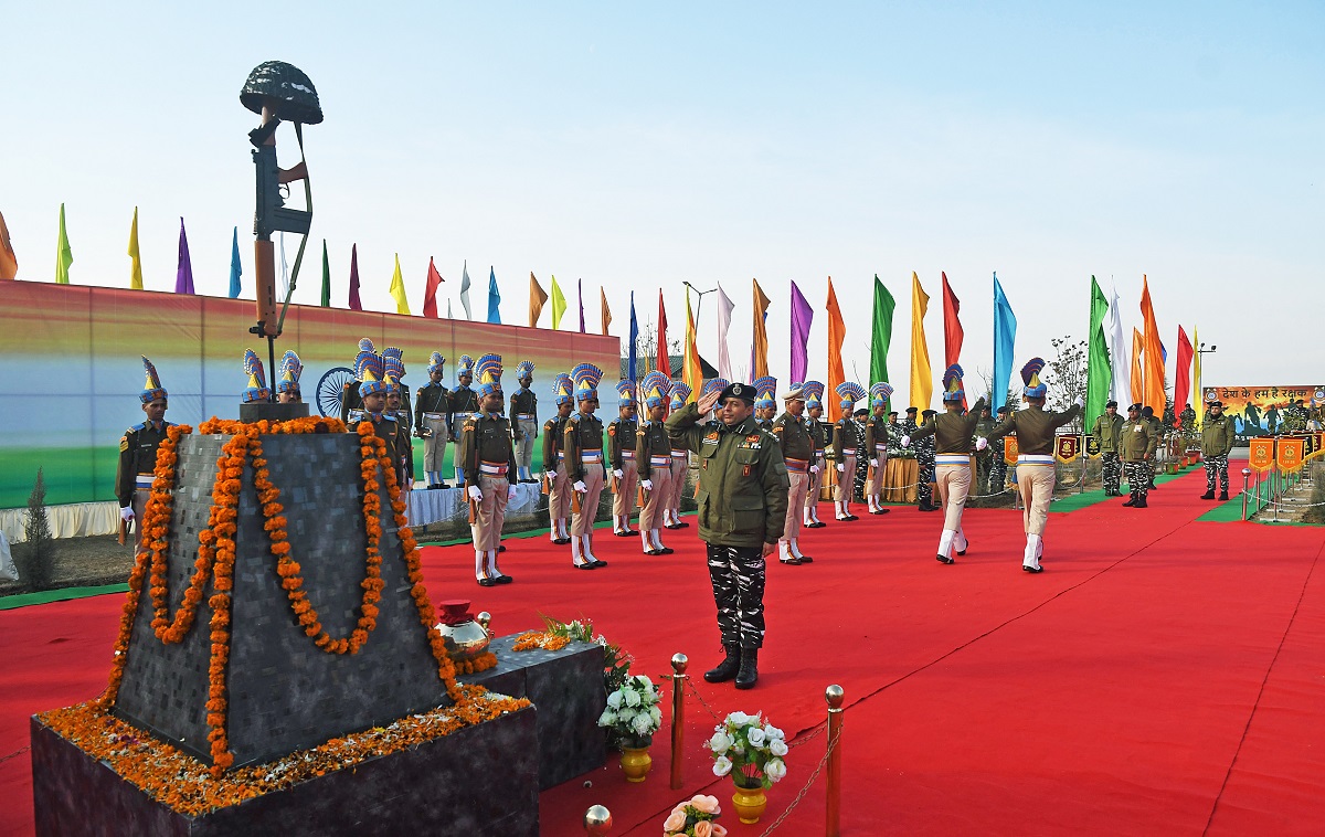 Pulwama Terror Attack: Wreath laying ceremony in tribute to the CRPF jawans